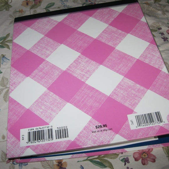 5 Items Lot -- Better Homes PINK Cookbook & 3 Key chains + 1 Cookie cutter C Pic - Picture 2 of 11